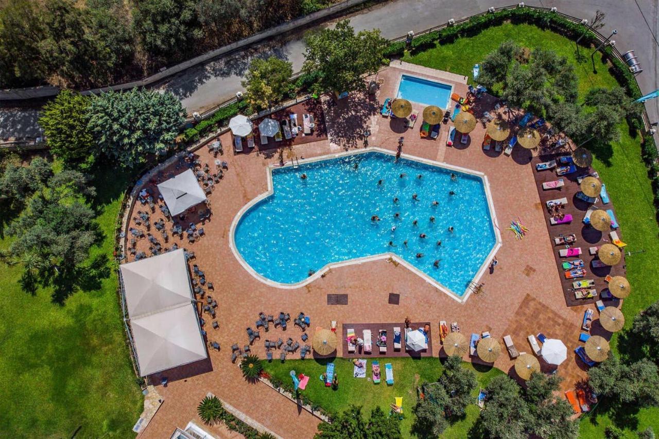 Evia Riviera Resort Amarynthos Exteriér fotografie